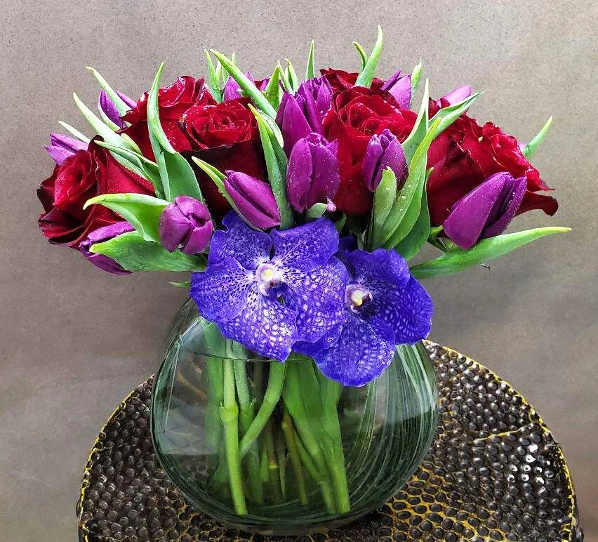 red rose tulips vanda.jpg