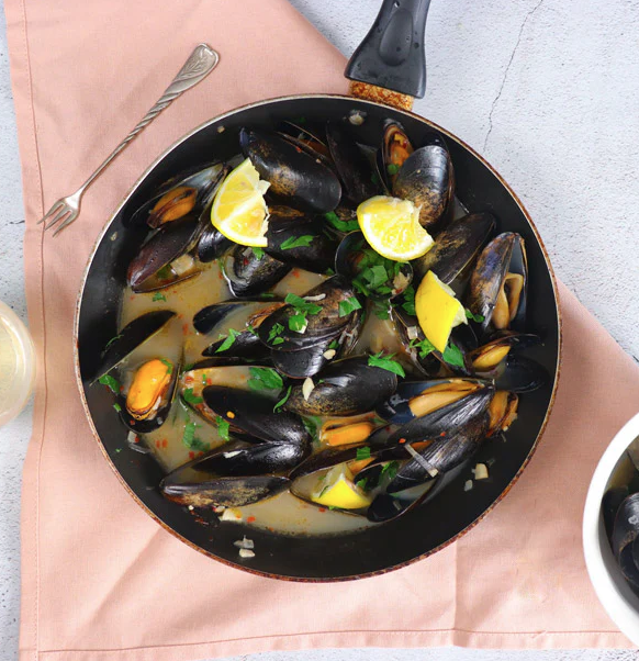 Steamed Bangs Island Mussels in White Wine by Jacqueline Clark 
