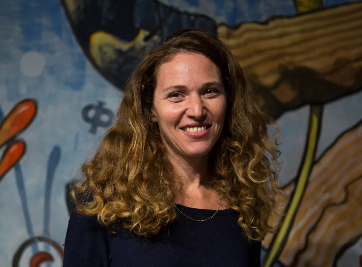 Dr. Neomi Singer