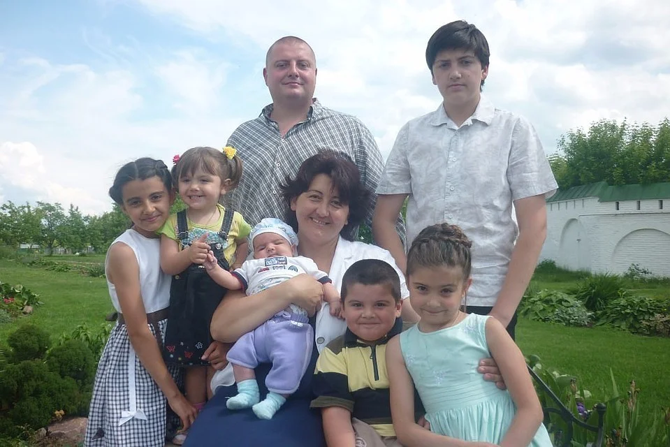 В Кольчугине семья с шестью детьми находит время на 500 чужих малышей