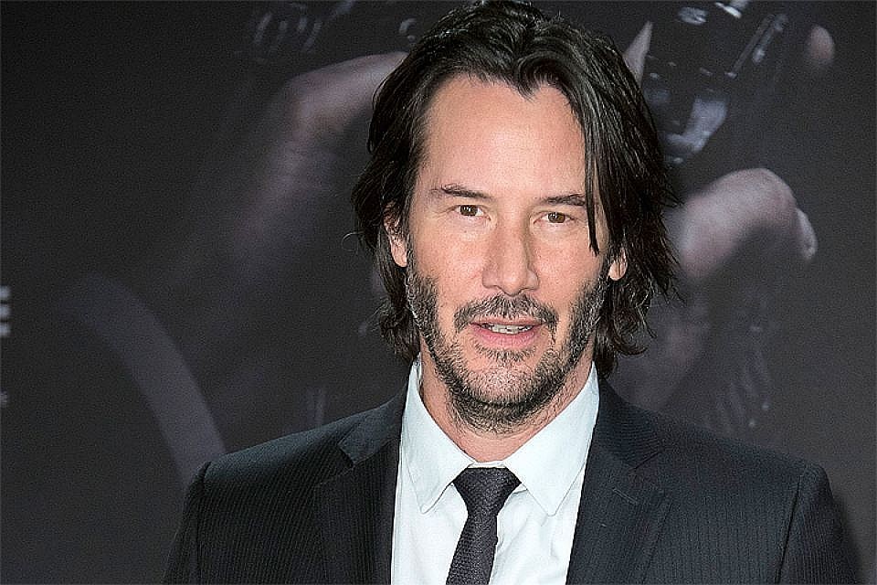 Киану Ривз помог пассажирам самолета, совершившего аварийную посадку