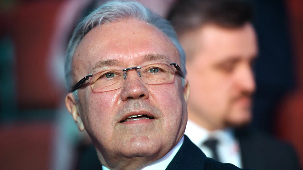 Красноярский губернатор назвал тушение лесных пожаров бессмысленным: "Если зимой возникает метель, никому&nbsp;же не&nbsp;приходит в&nbsp;голову топить айсберги"