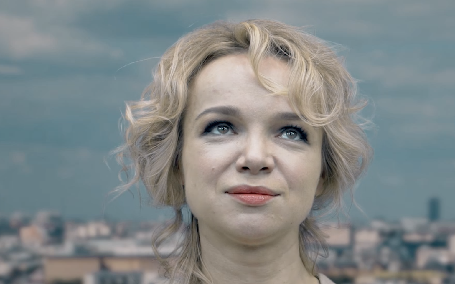 Виталина Цымбалюк-Романовская ставит свечи о здравии Джигарханяна: интересное интервью о любви и чуде. ВИДЕО