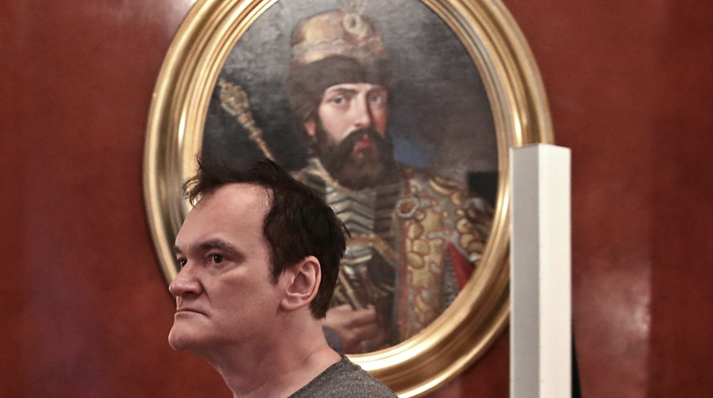 Квентин Тарантино прилетел в Москву, погулял по Кремлю и назвал любимый русский фильм