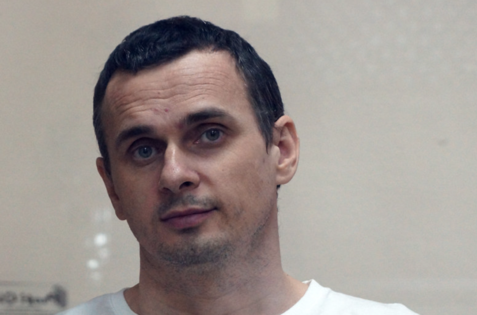 Украинского режиссера Олега Сенцова перевезли из колонии в Москву для возможного обмена