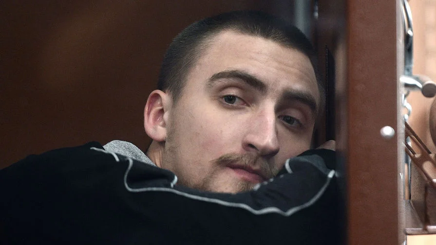 Мосгорсуд освободил под подписку о невыезде Павла Устинова, осужденного на 3,5 года за вывихнутое плечо росгвардейца