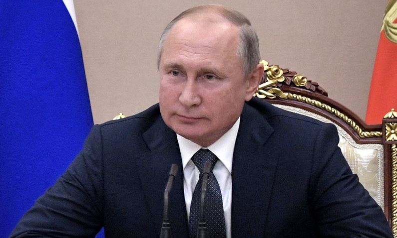 В Кремле ответили Киселеву о преемнике Путина, которого "ищут с утра до вечера"