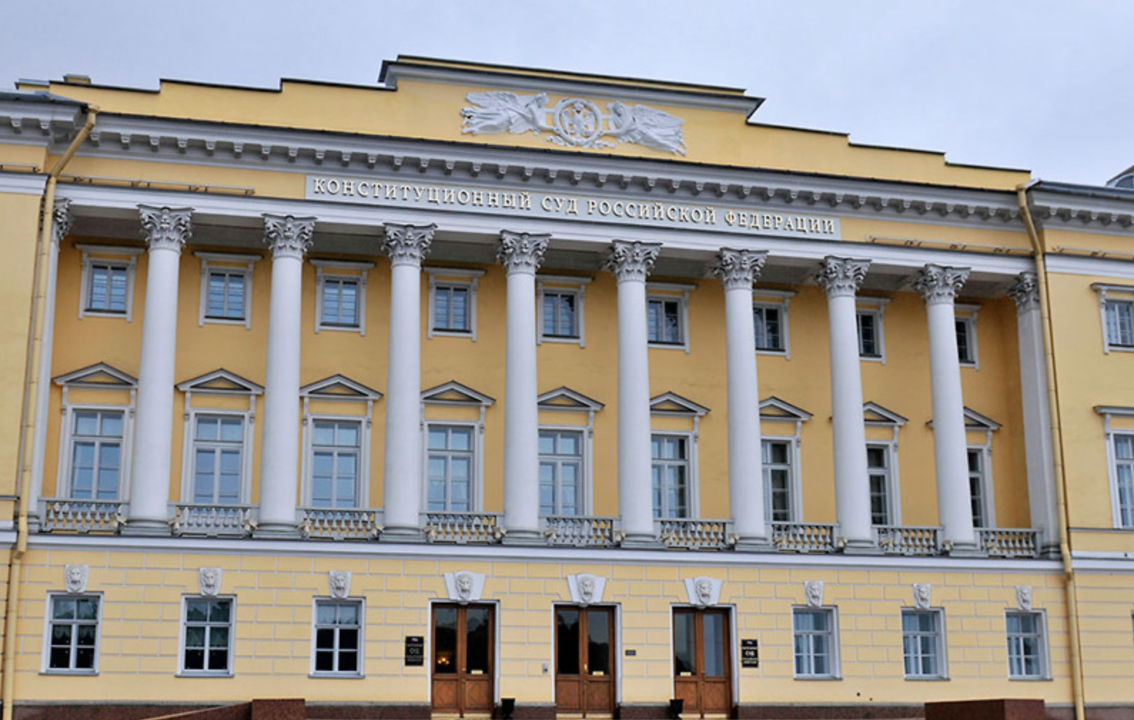 В РФ смогут конфисковывать имущество у любых граждан, которые знакомы со взяточниками