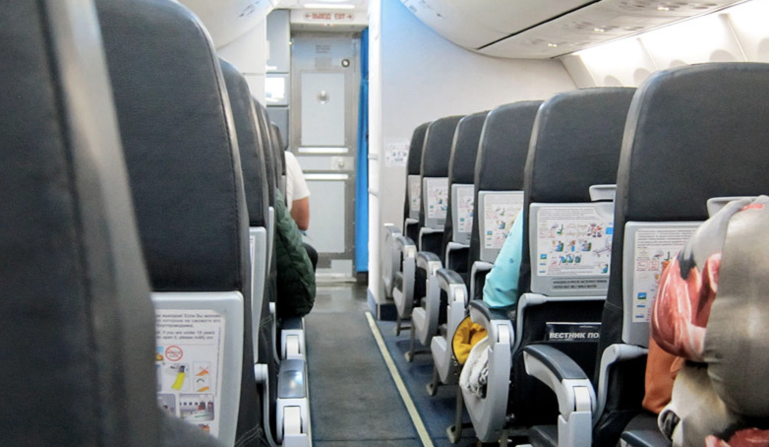 Бортпроводники "Аэрофлота" готовятся к забастовке: их по совместительству желают сделать уборщиками