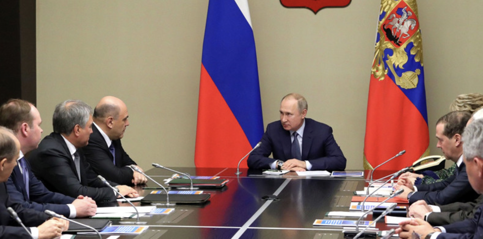 Путин предложил Госдуме добавить в Конституцию норму о Госсовете