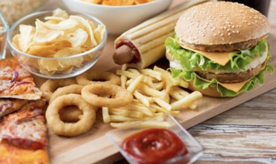 Всего неделя фаст-фуда вызывает повреждение части мозга, которая ответственна за память