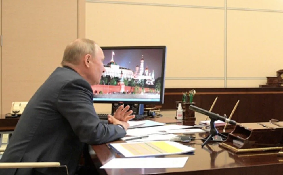 Путин заявил, что ситуация с коронавирусом в РФ осложняется