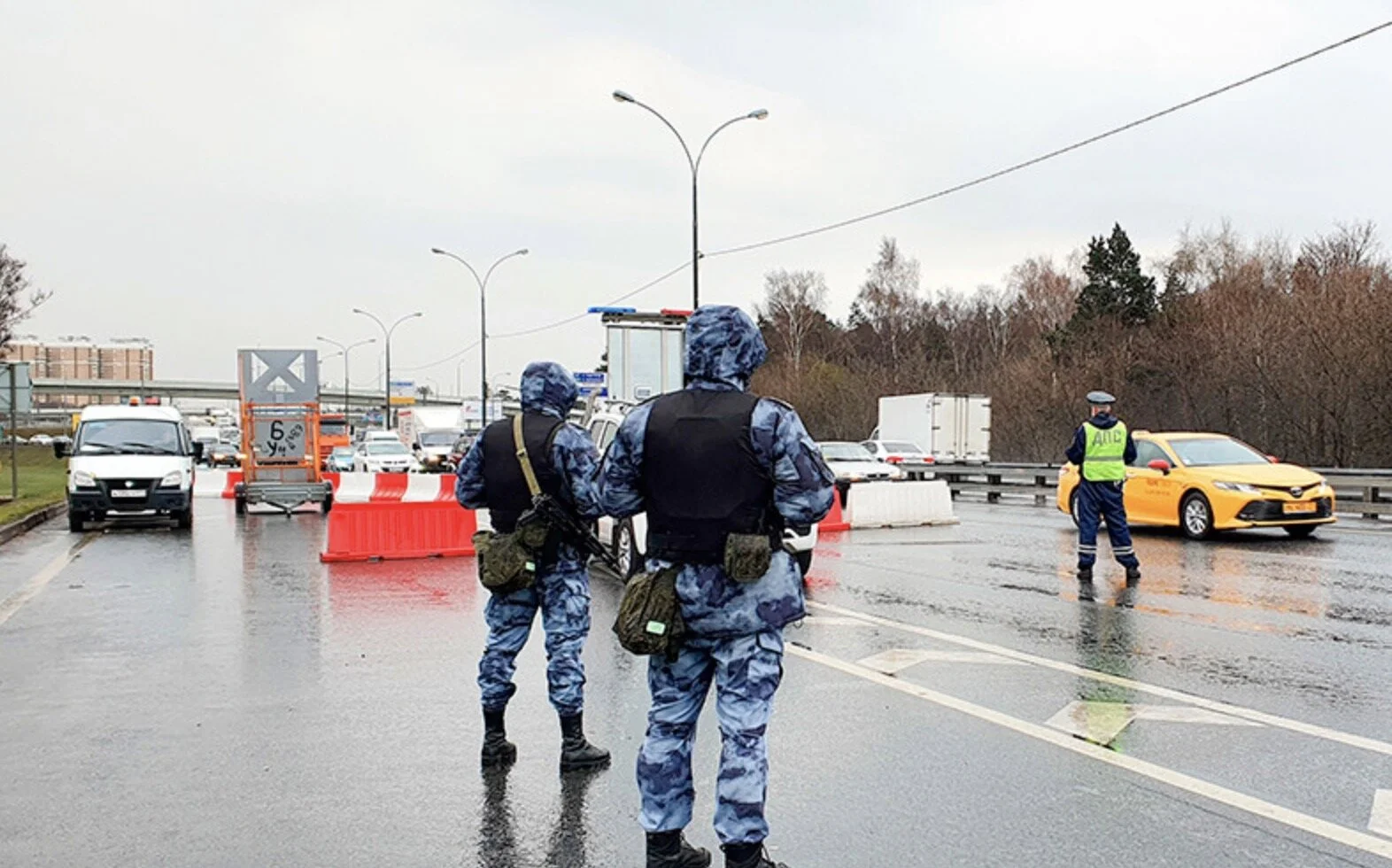 В Москве ужесточается контроль пропускного режима, его действие продлили до 1 мая: что именно изменилось