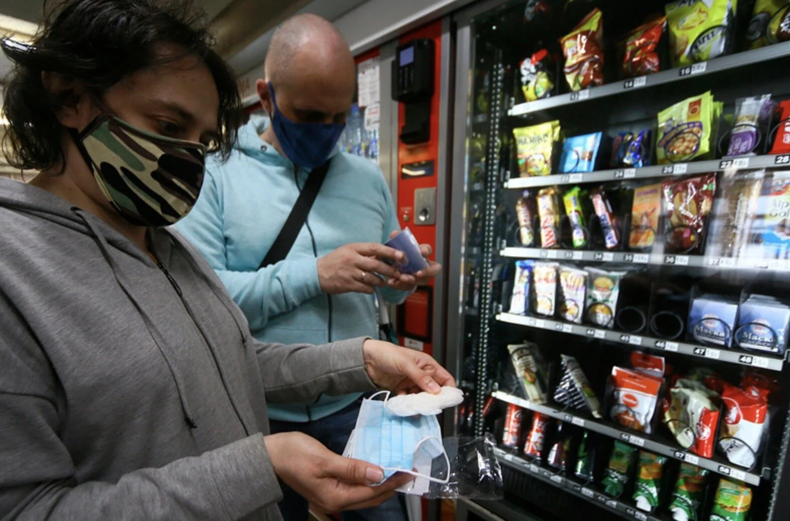 Московский метрополитен продает маски с наценкой в 1800%