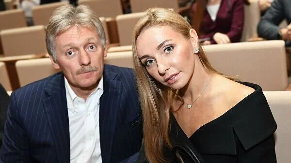 Пресс-секретарь Путина Дмитрий Песков и его жена Татьяна Навка госпитализированы с коронавирусом