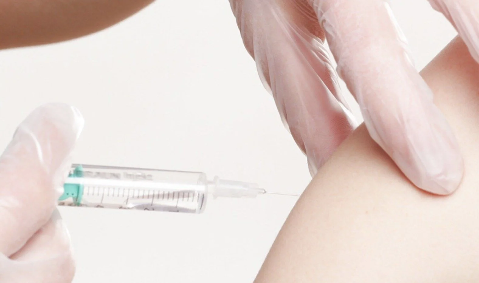 Российская вакцина от коронавируса неофициально испытана на людях и дала нужный эффект