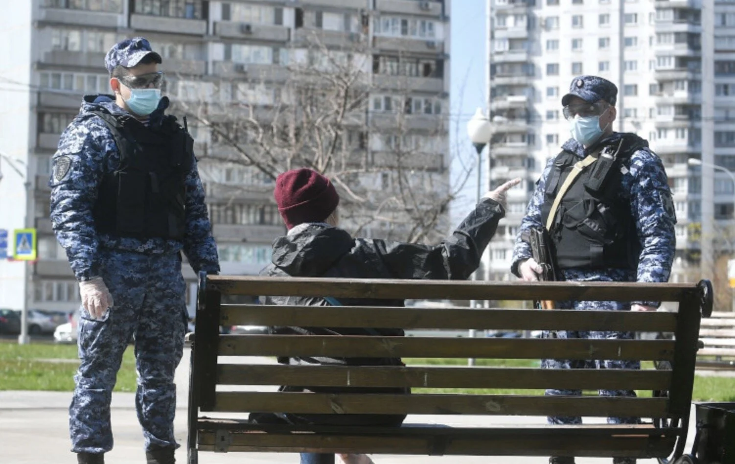 За два месяца карантина россиян оштрафовали на 400 млн рублей по однотипным решениям судов