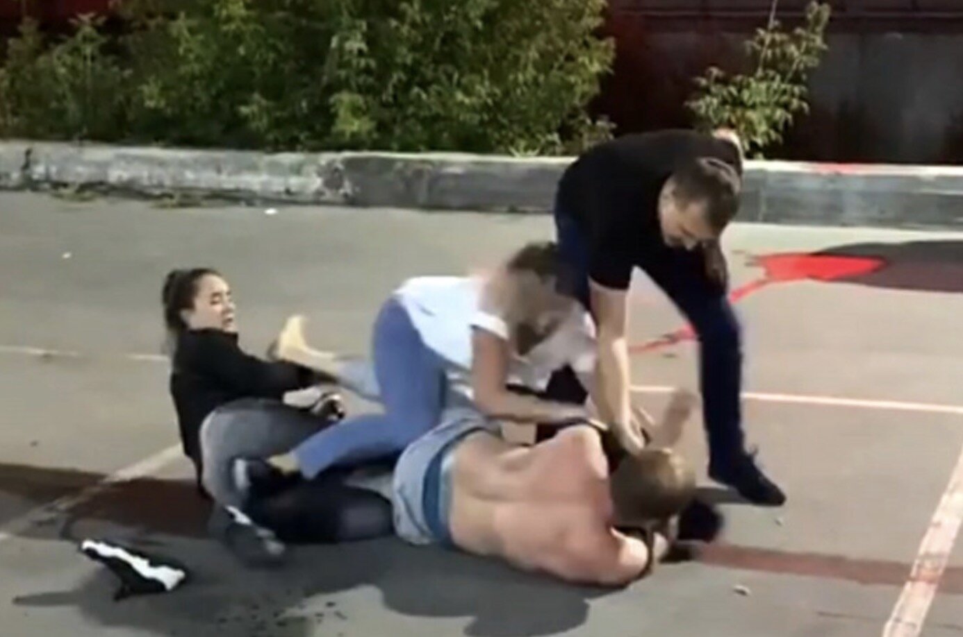 Двукратная чемпионка мира по кикбоксингу Лилия Ворогушина приняла участие в драке со смертельным исходом