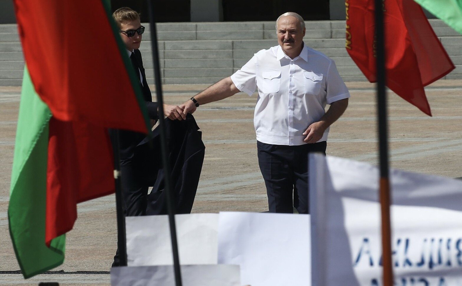 «Загубите первого президента — это будет начало вашего конца». Лукашенко выступил на митинге в Минске. ВИДЕО