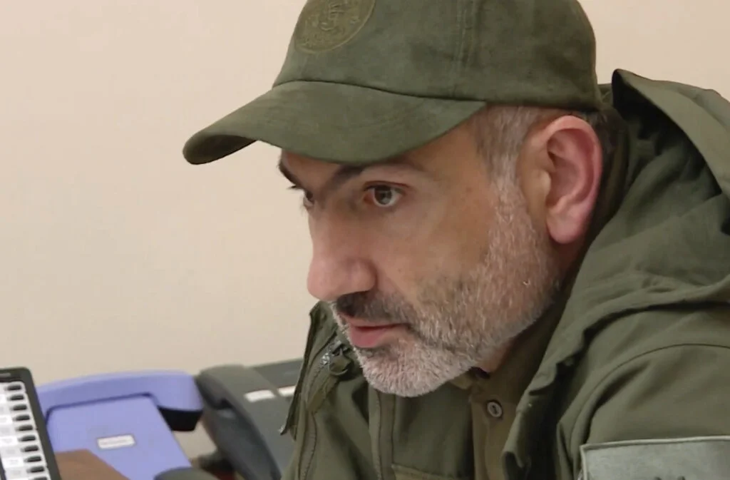 Премьер Армении призвал армянский народ к оружию