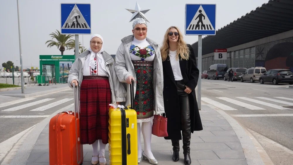 Приключения российских звезд за рубежом: испанская полиция задержала певицу Веру Брежневу, и не одну