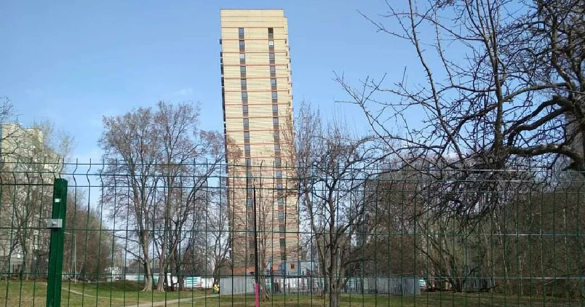 "Пизанская башня" появилась и в Москве: виной тому - неудачная реновация