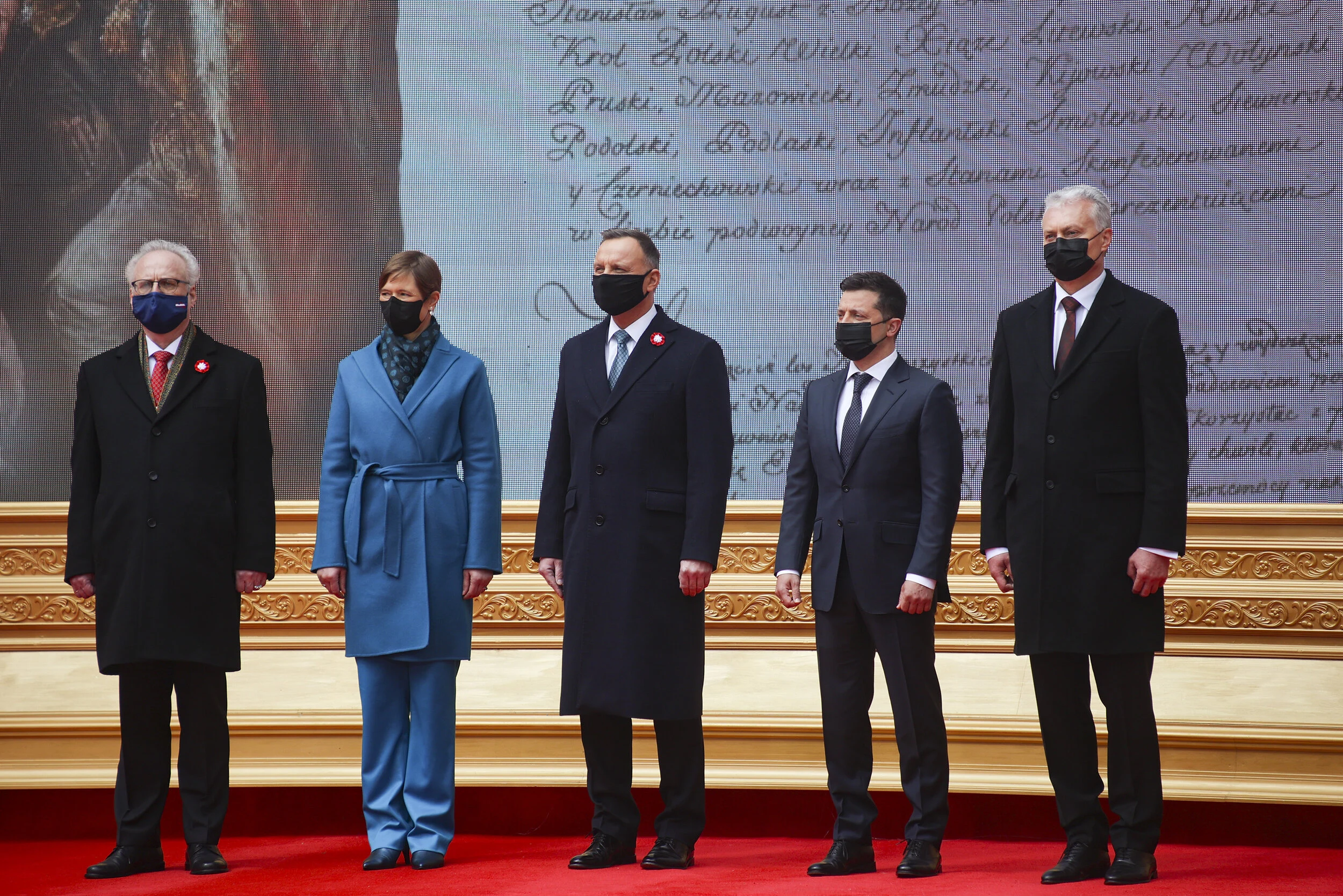 Гордимся достижениями, с надеждой смотрим в будущее, поддерживаем стремление к свободе: в Варшаве принята декларация пяти президентов