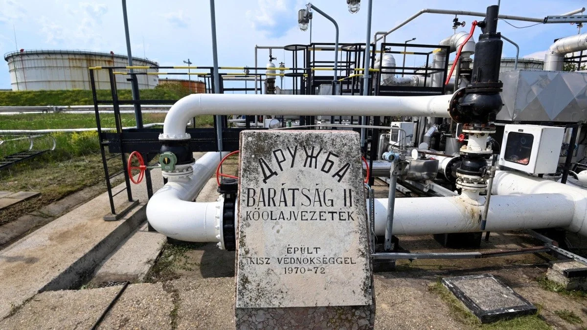 Российская нефть в Венгрию больше не идет — Украина приостановила прокачку "из-за падения напряжения"