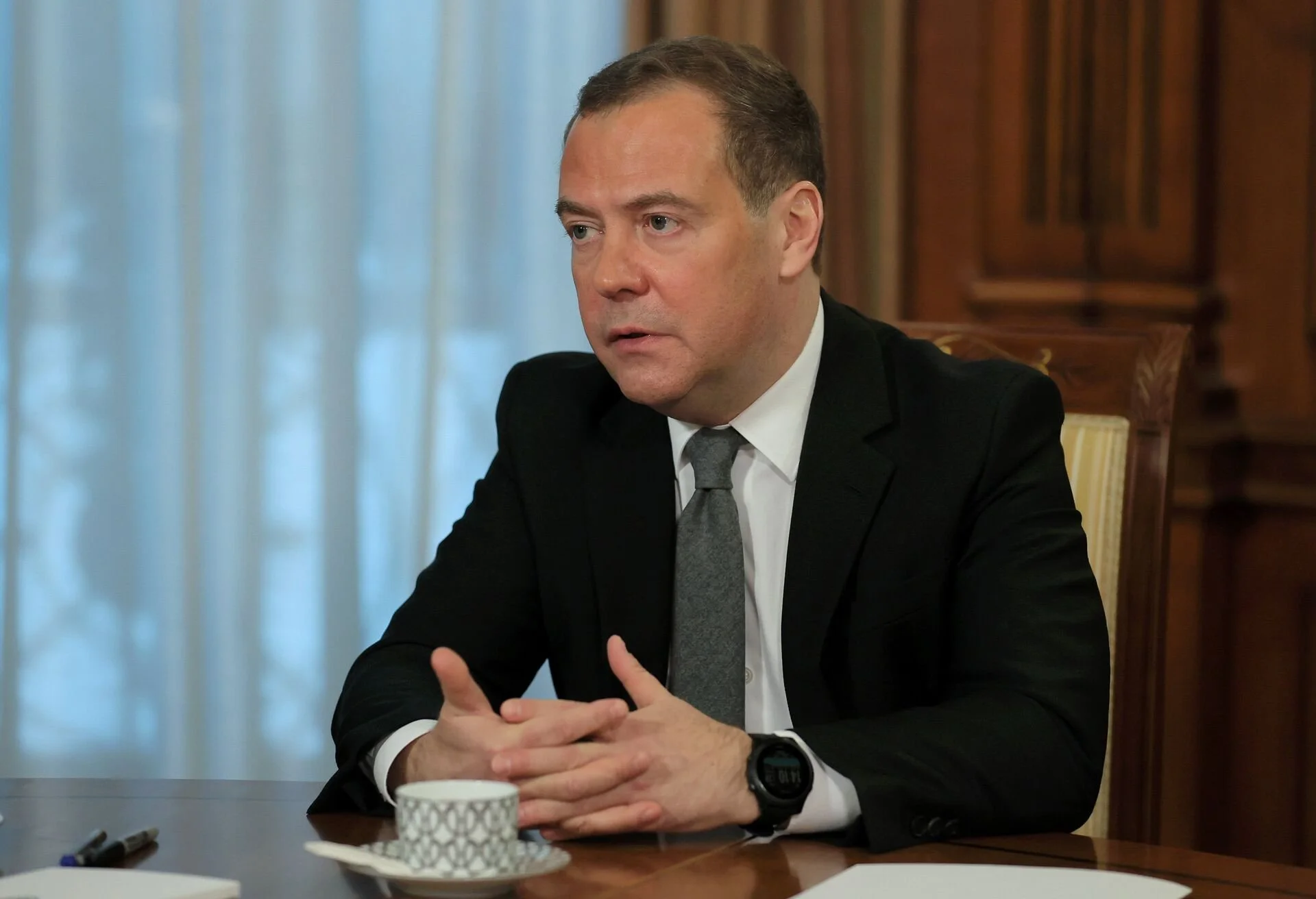 Дмитрий Медведев пообещал "положить конец" нацистскому режиму в Киеве