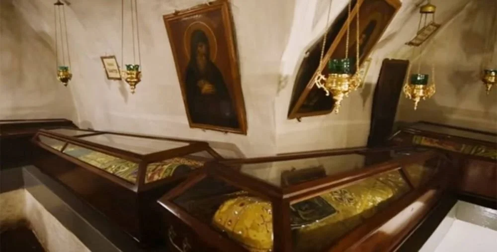 Киевский режим договорился с ЮНЕСКО о вывозе мощей из Киево-Печерской Лавры — СВР РФ