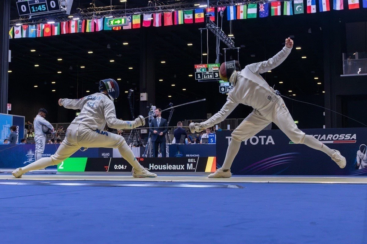 Украинская саблистка отказалась пожать руку россиянке — ее сняли с Чемпионата мира