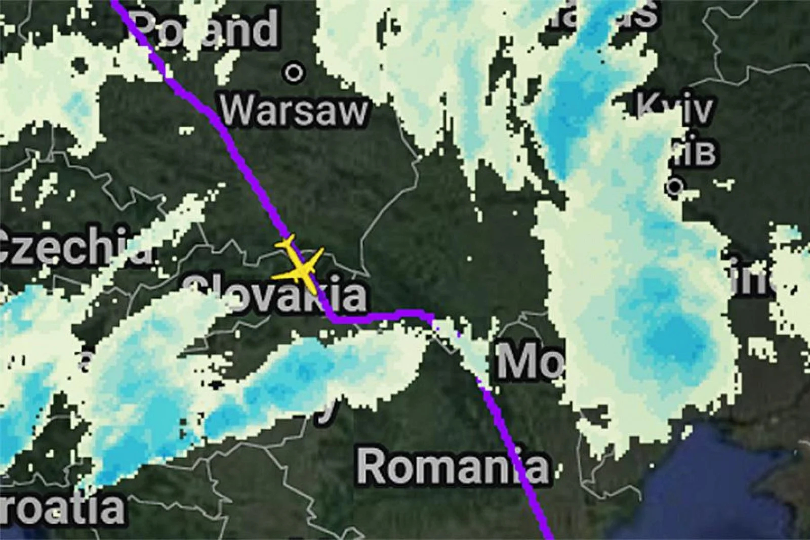 Пассажирский самолет пролетел через закрытое воздушное пространство Украины