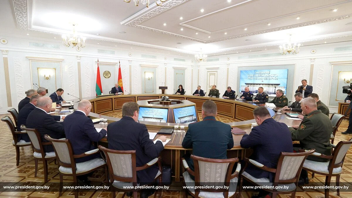 Ответить на вызовы: под председательством Александра Лукашенко прошло заседание Совета Безопасности