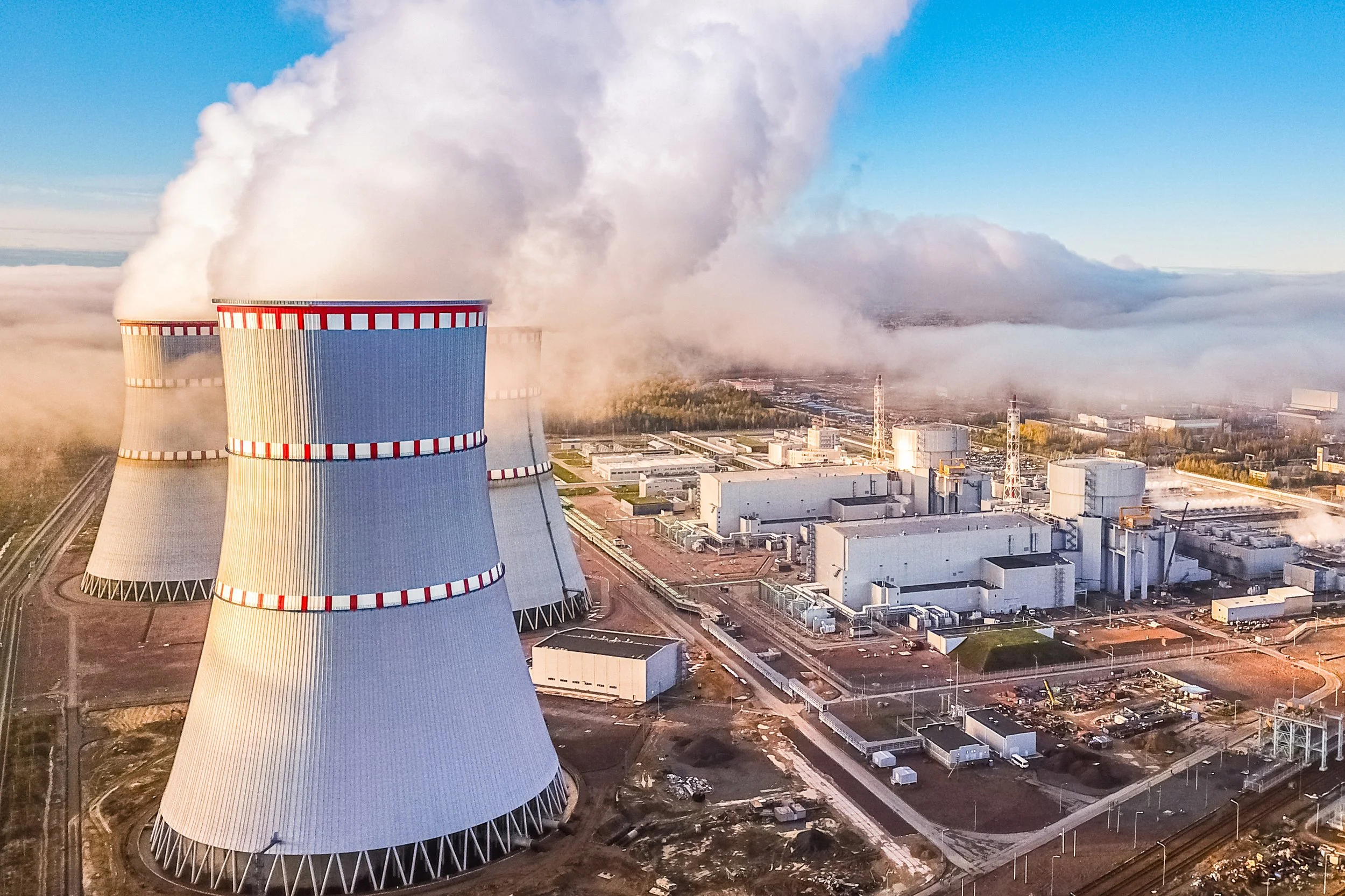 Российское на французское: Венгрия заявила о планах на замену топлива на АЭС "Пакш"