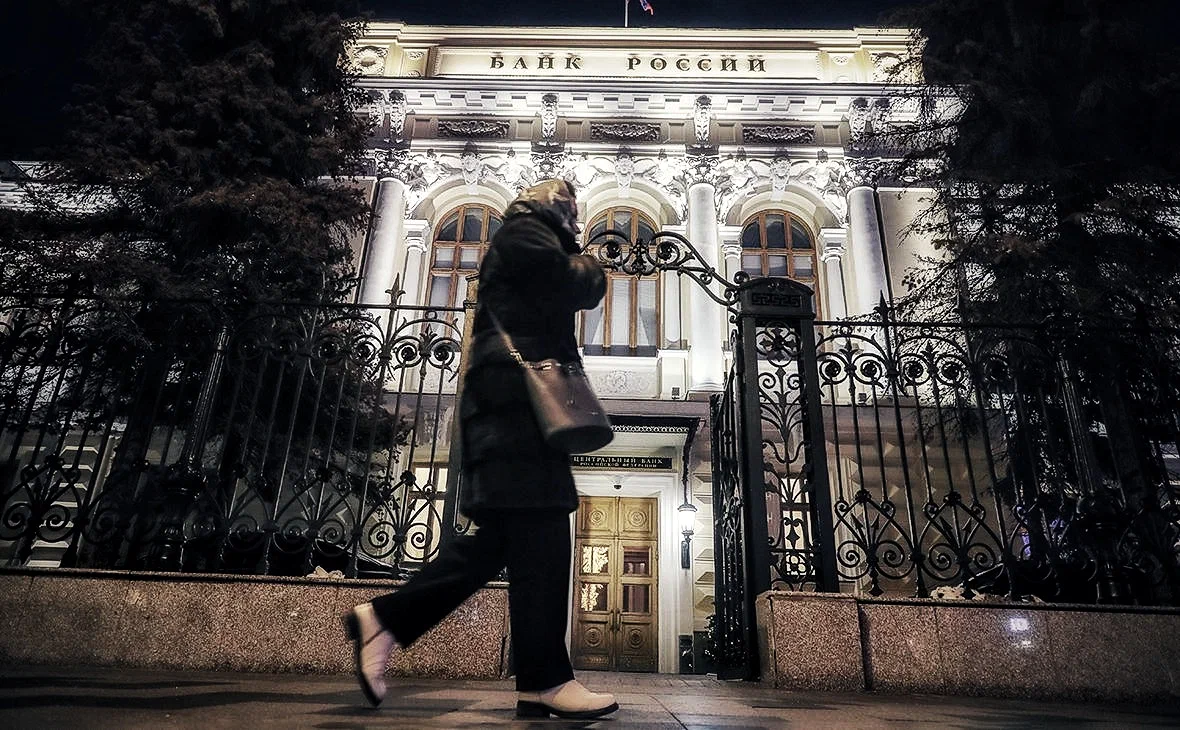 Импортозамещение в действии: российские банки с 1 октября не могут использовать SWIFT и внутри России