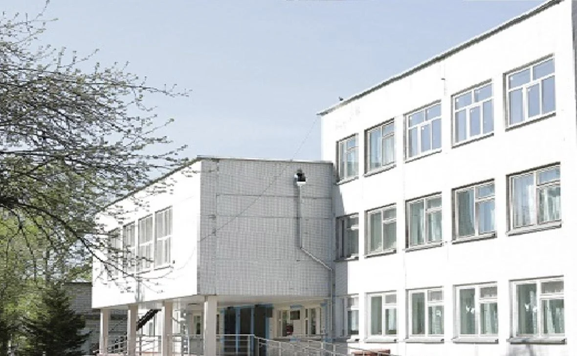 Школа в Курской области получила повреждения после падения обломков беспилотника