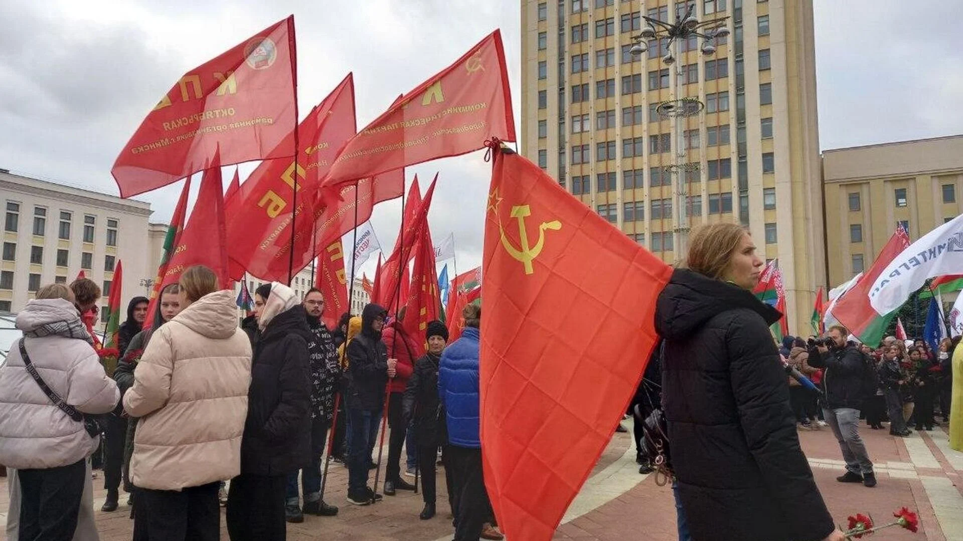 В Минске отметили годовщину Октябрьской революции