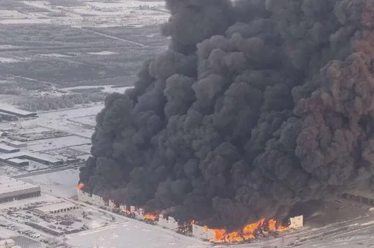 Крупный пожар на юге Санкт-Петербурга — горел склад Wildberries