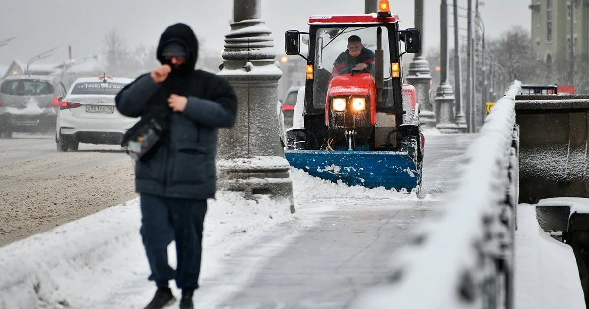 Сугробы в Москве достигли высоты в 67 сантиметров