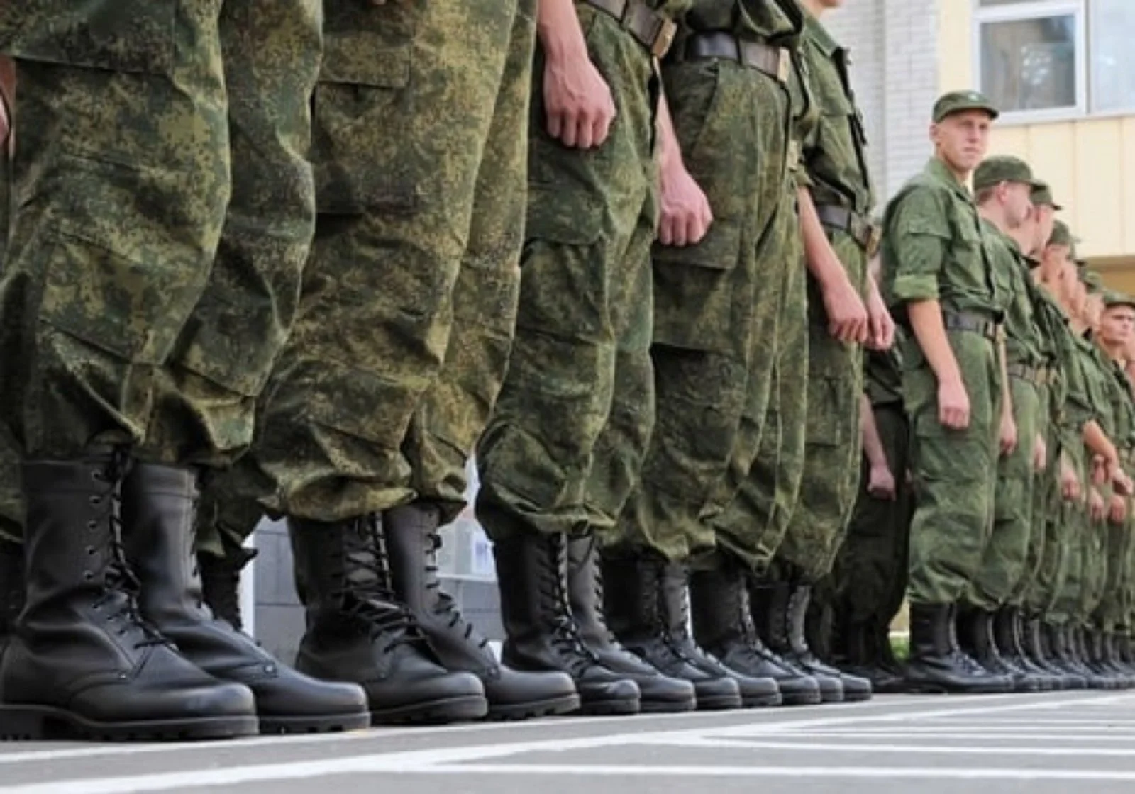 Призывники. Призыв на военную службу в 2024. Военная служба. Новый закон о призывном возрасте. Армия рф срочники.