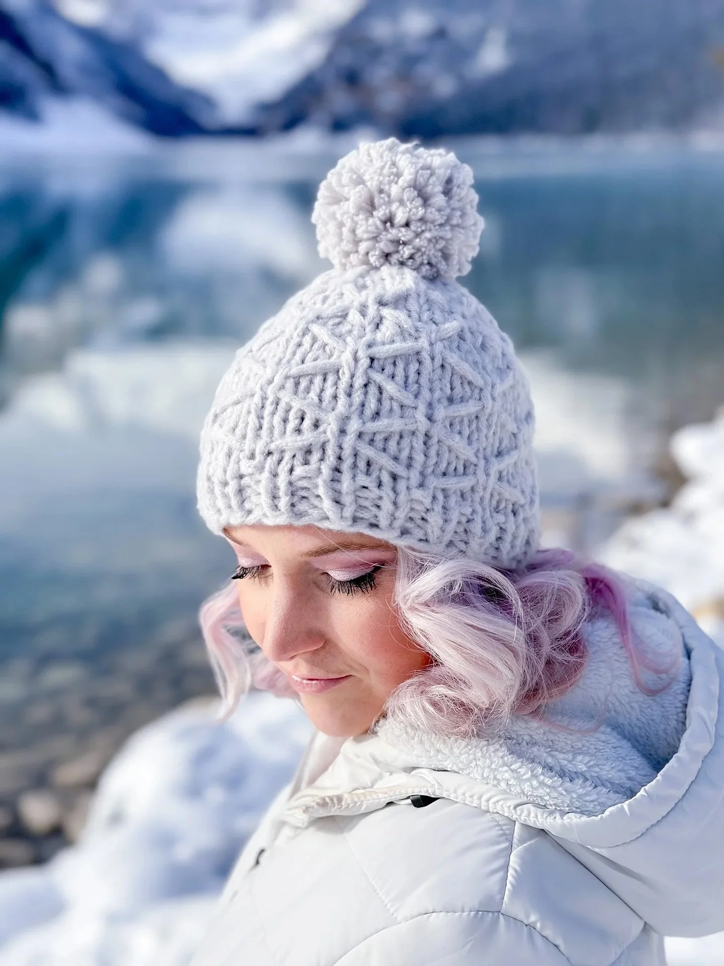 ✨STITCH OBSESSION 

I swear there are times that I am just HOOKED by a stitch and I can&rsquo;t get away. I knit up a hot pink version of my #YouMadeThatHat this weekend and so many of you were loving the stitch. Well&hellip; you&rsquo;re not alone b