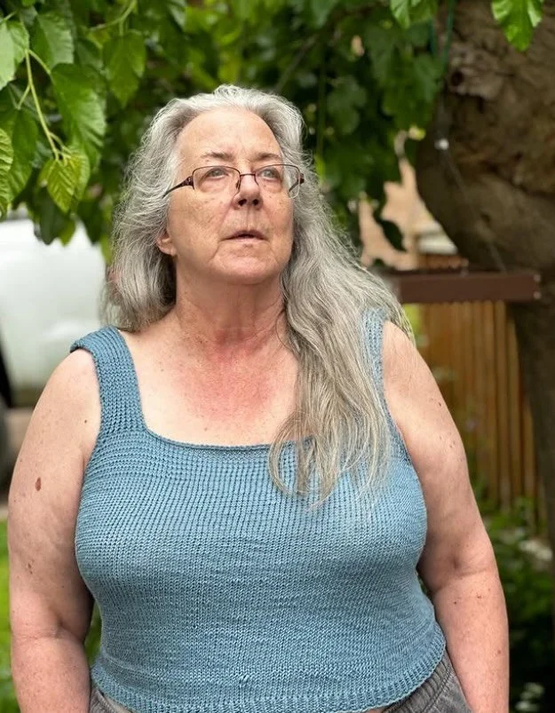 PATTERN OF THE WEEK: the #ConfidenceCrop 

One of my best selling summer patterns for a reason! And I&rsquo;ve written it in multiple lengths too 👀 

🧶 DK weight yarn 
📏 3-6&rdquo; negative ease
✨ modern square neckline &amp; thick straps (to cove