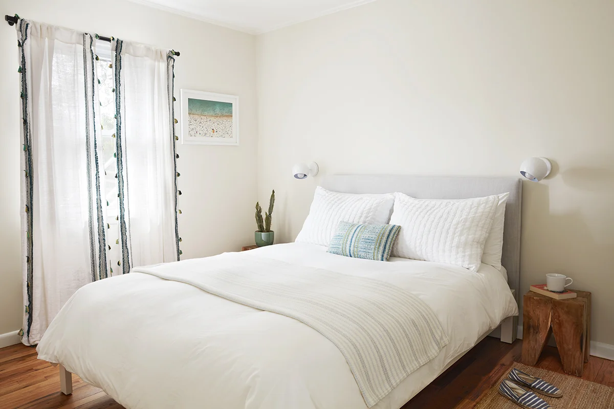 guestroom1.jpg