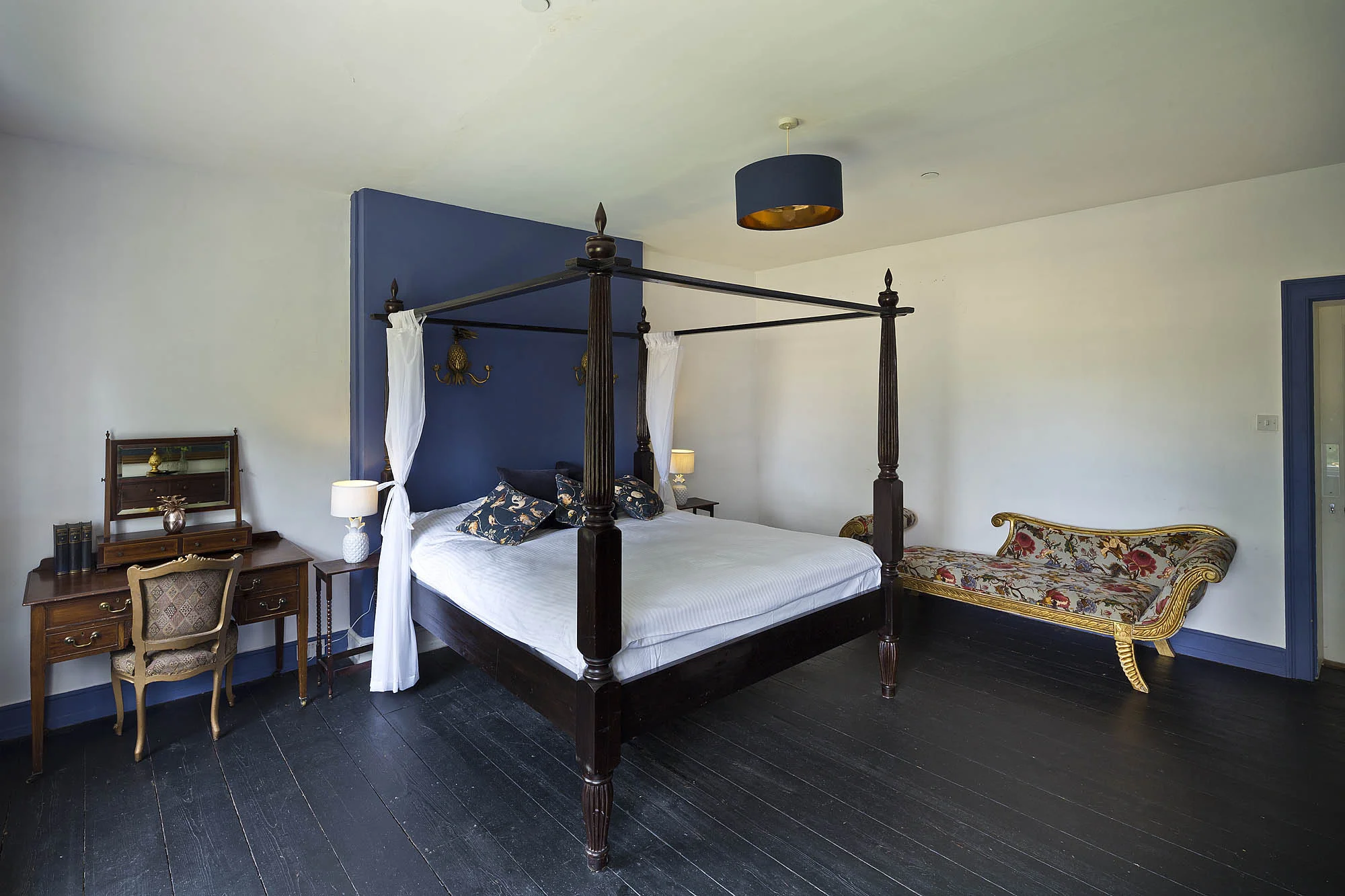 The Pineapple Suite