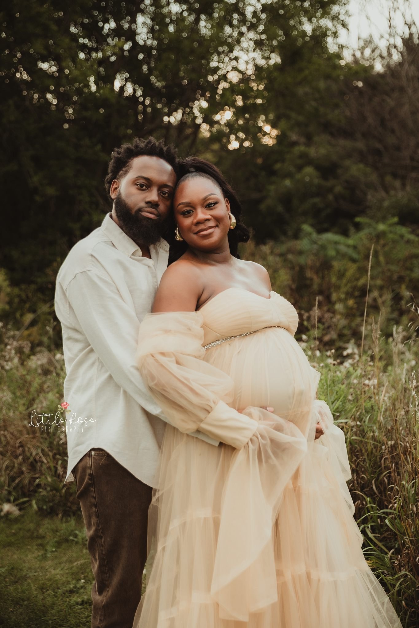 pregnant_couple_at_merritt_prairie_maternity_session.jpg.jpg