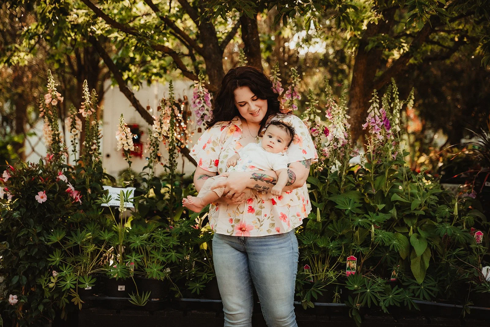 mom_admires_baby_boy_blumen_gardens