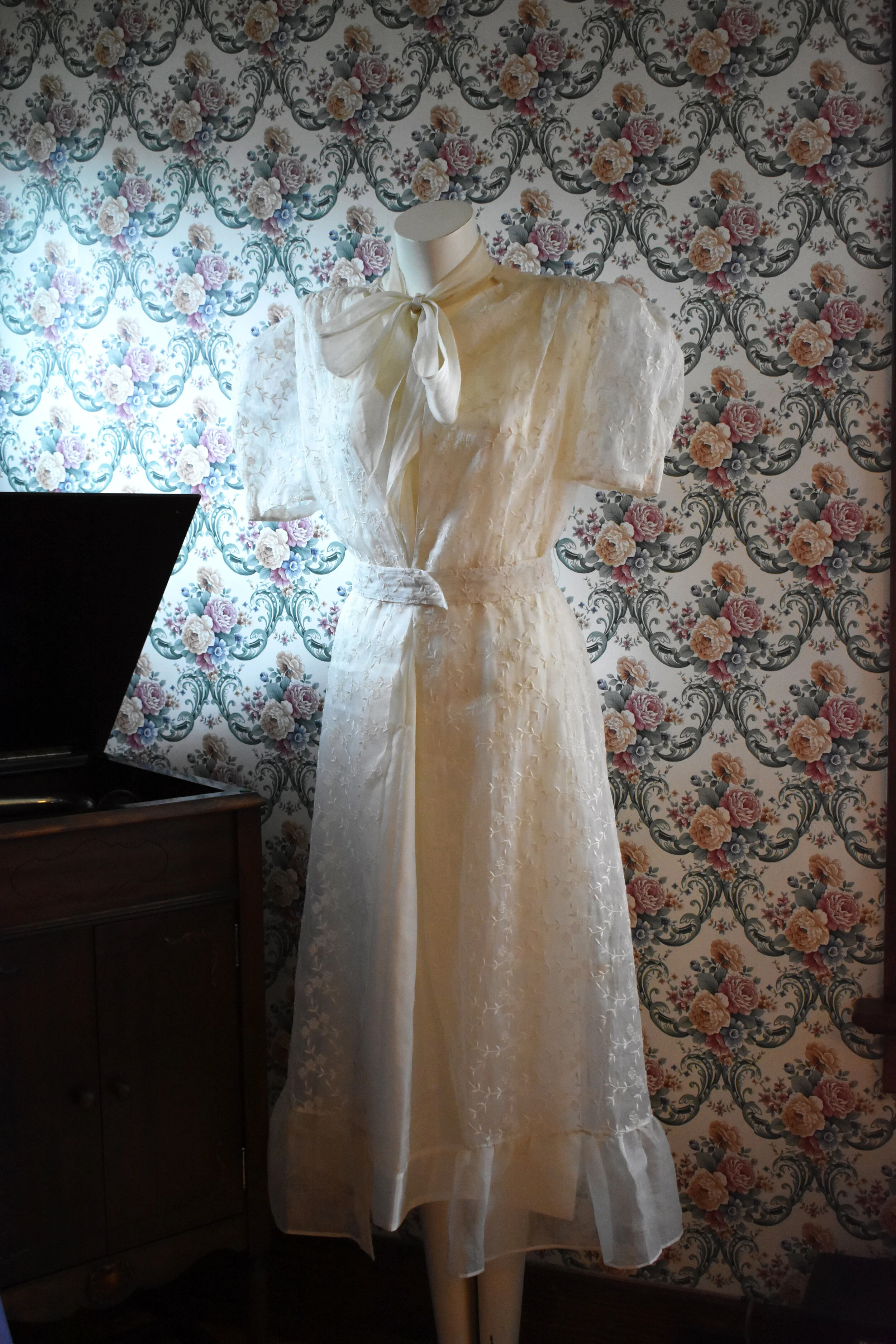 Afternoon Dress, circa 1939. From the collection of Ivan Sayers.