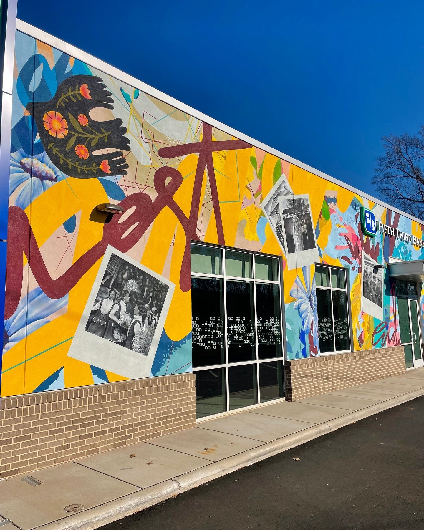 My largest and most meaningful mural of the year. I&rsquo;m ending it on a high with this one. I was wanting to be a part of a community project for a while and I&rsquo;m so grateful this one found me. Thanks to @wearegokotta @fifththirdbank and @dub