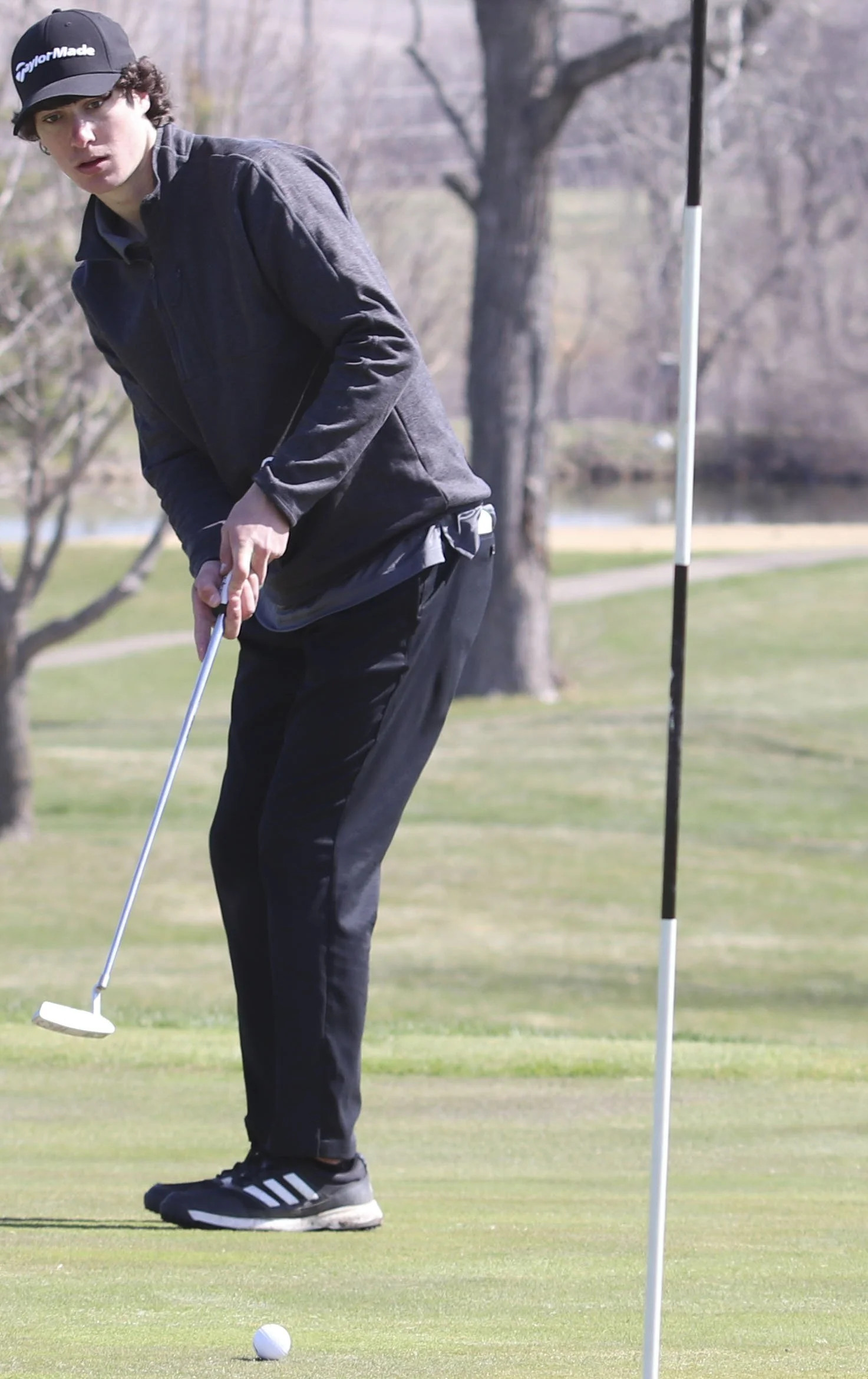 Jackson Gabbert putt_1.jpg