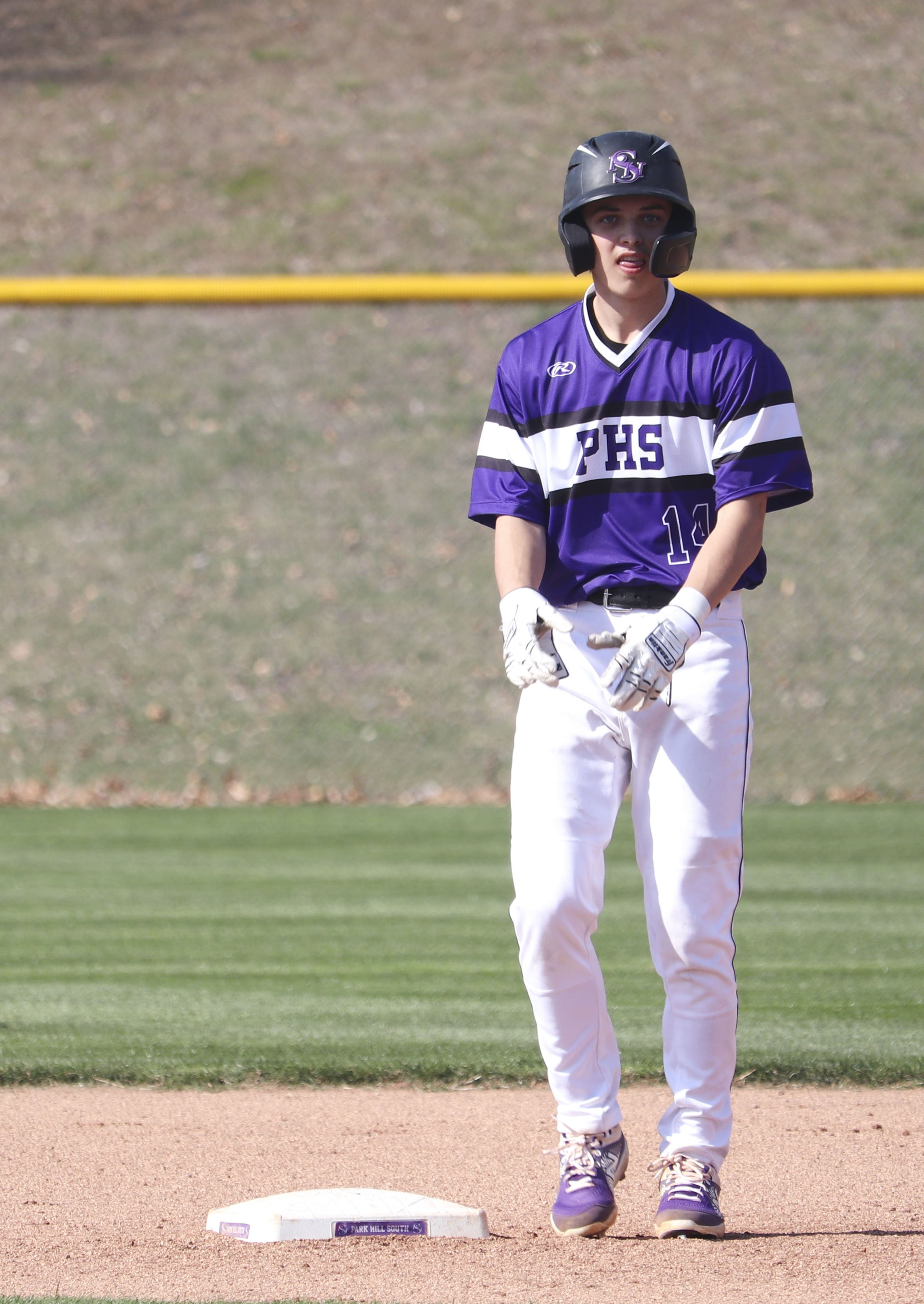 Andrew Agnew flossing on 2nd.jpg